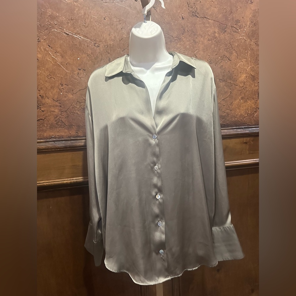 LIKE NEW SIZE L Zara Women's Satin Button Down Shirt - Sage